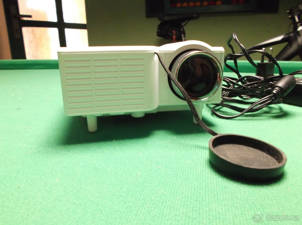 Mini LED projektor - 2