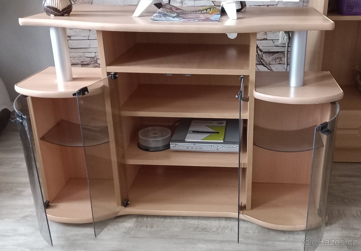 Daruji televizní stolek - 2