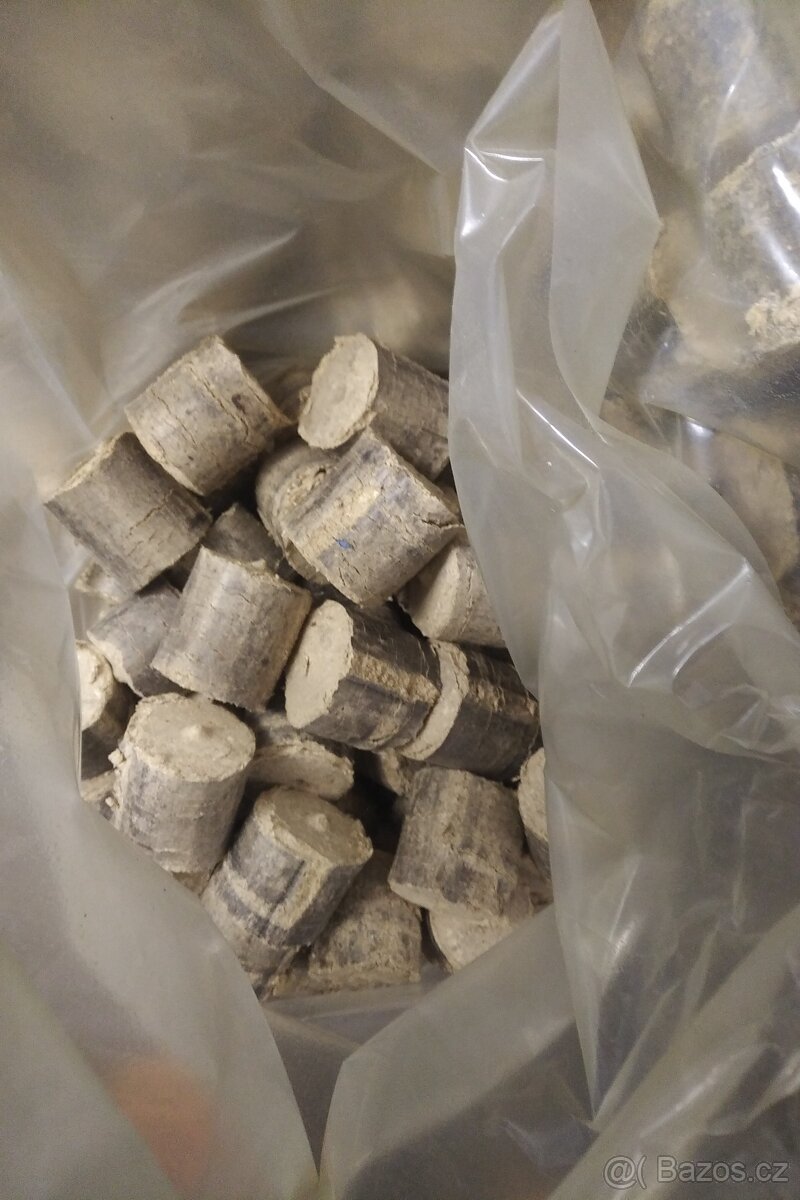 Brikety dřevěné - 2
