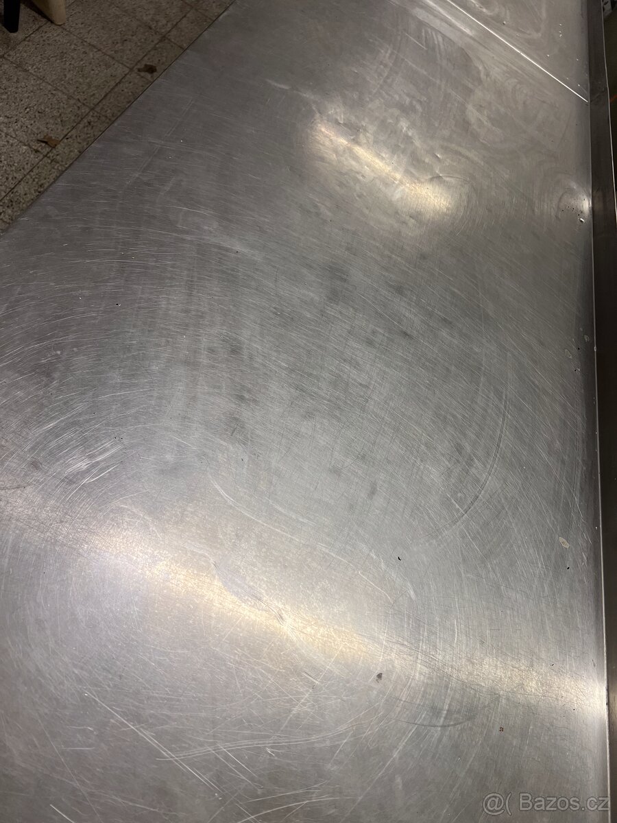 nerezový stůl - 2