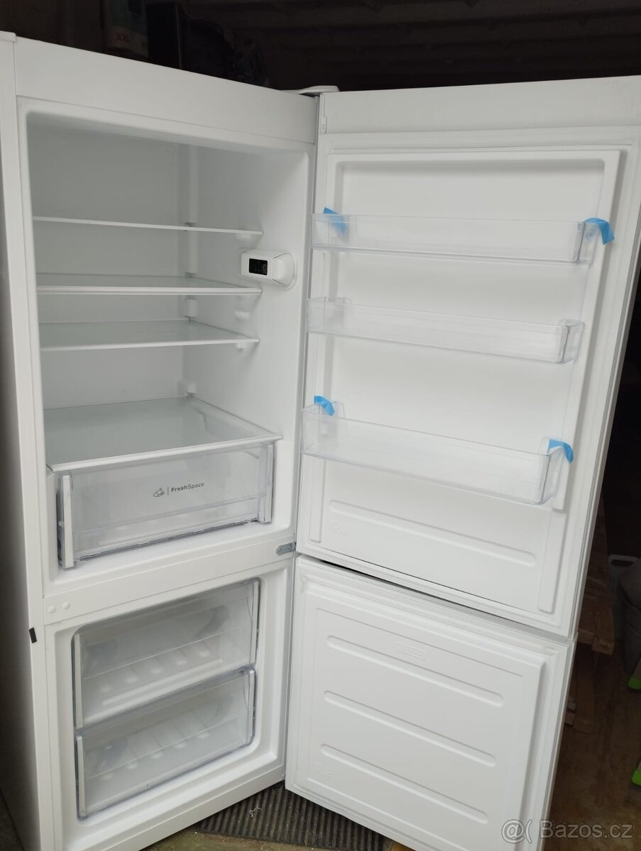 Lednice s mrazákem Indesit - 2