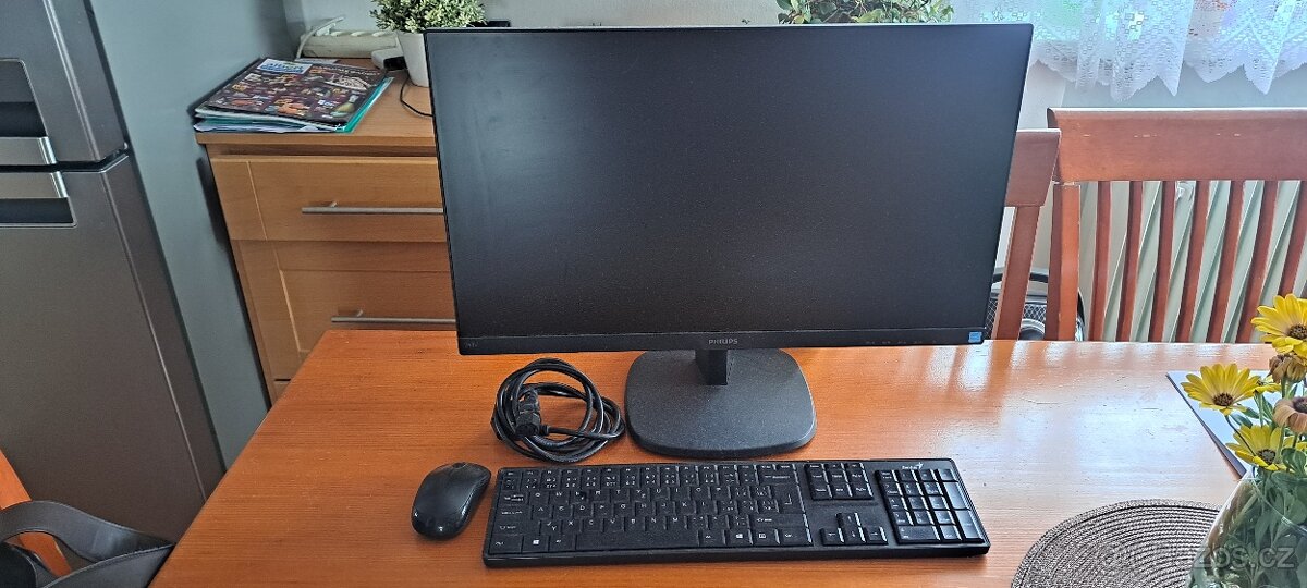 Monitor Philips a bezdrátová klávesnice s myší - 2