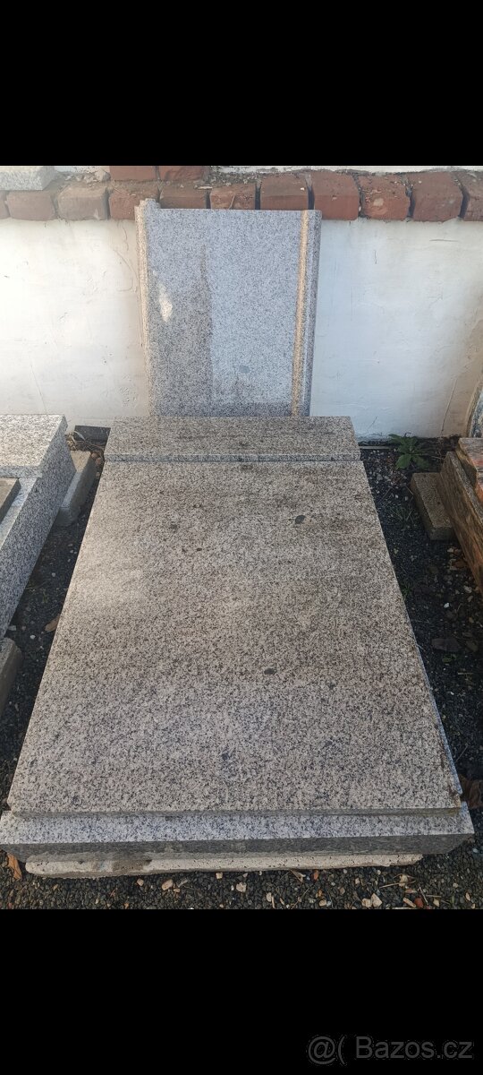 žulový urnový hrob - 2