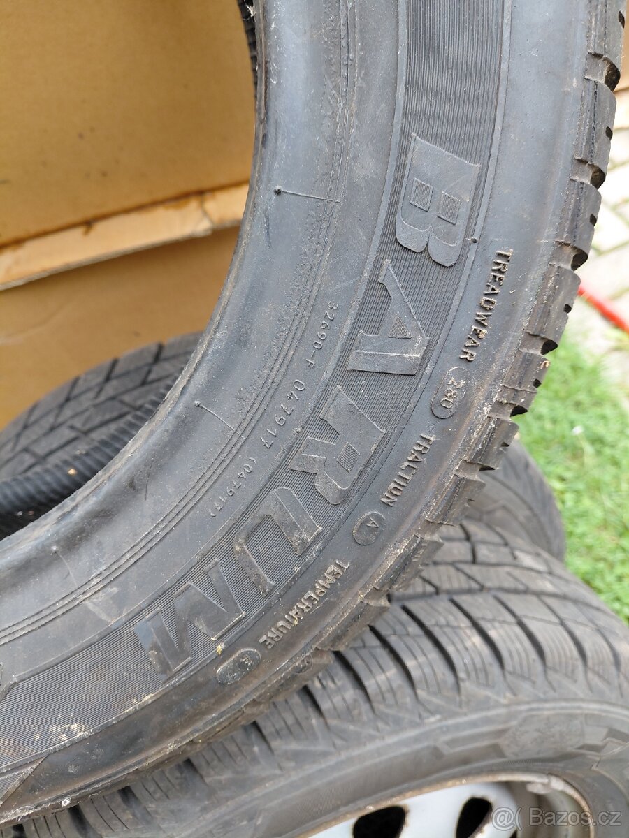 Prodám pneu 155,70,r13 - 2