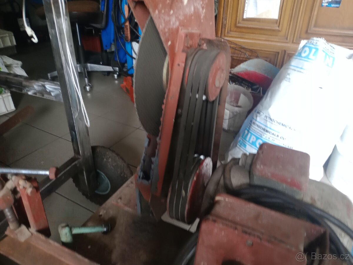 Rozbrušovací pila - 2