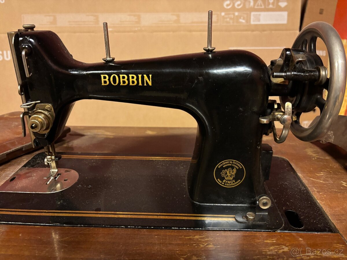 Starý šicí stroj BOBBIN – Kovona, Československo - 2