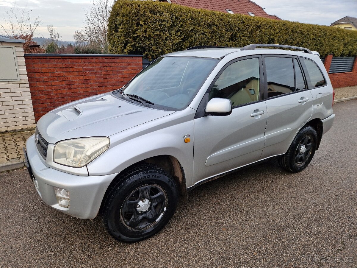 Toyota RAV4 2.0 diesel 4x4 - tažné zařízení - - 2