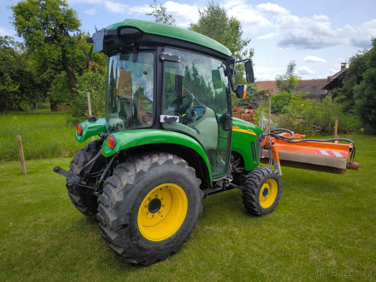 John Deere 3720 - 2