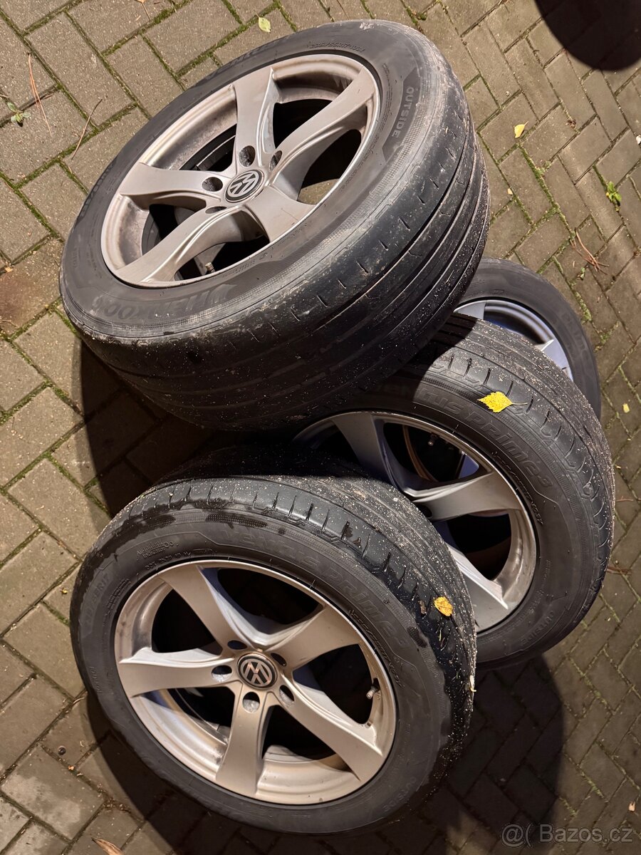 Kola Volkswagen Transporter T5 - 2