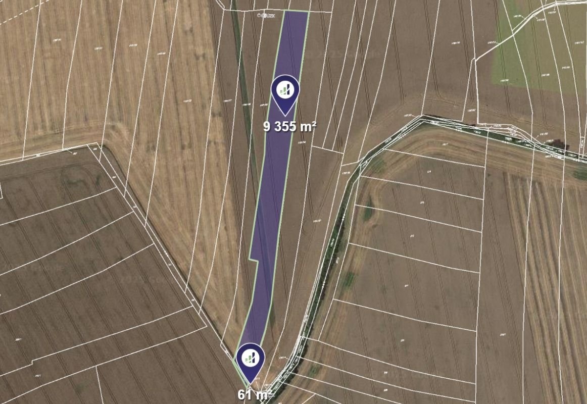 Prodej podílu 1/2 pole 16 402 m², Dobrovice - 2