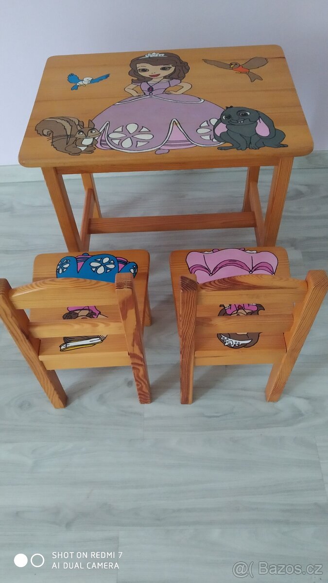 Dětský stůl a židle - 2