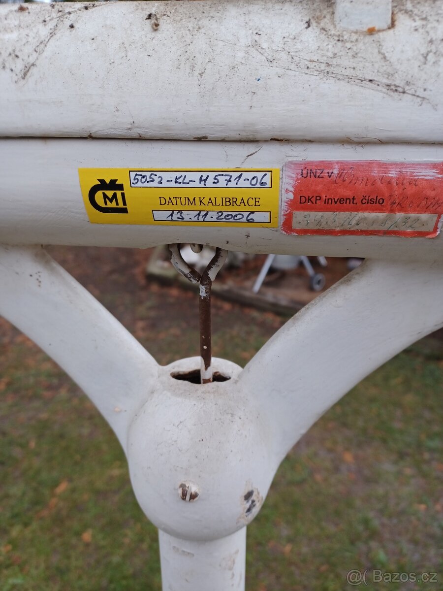 Stará lékařská váha - 2