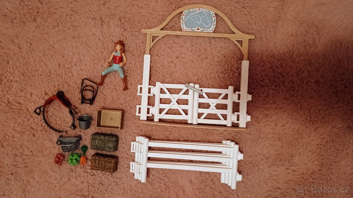 Schleich ohrada s bránou a doplňky - 2