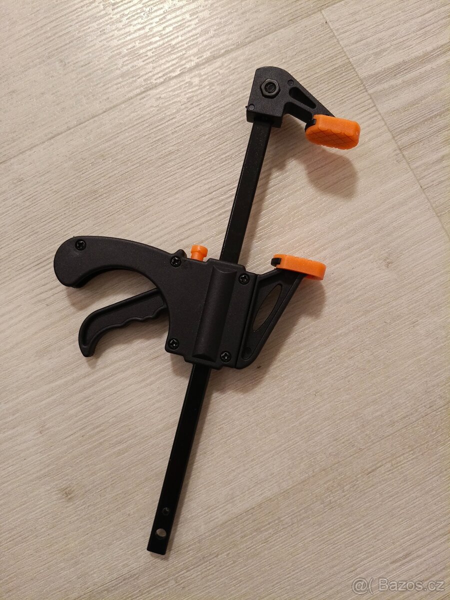 Truhlářské svěrky,rukavice,metr - 2