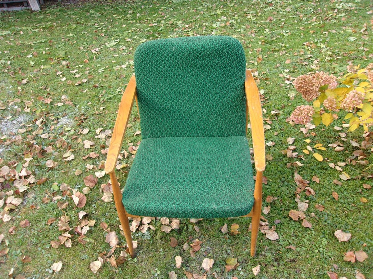 Prodám staré zachovalé křeslo - 2