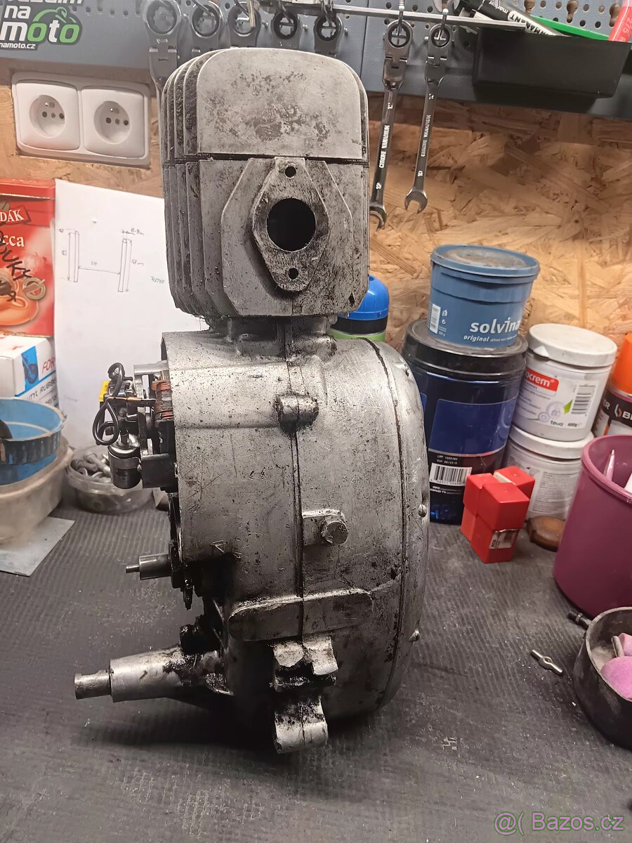 Moror jawa pionýr - 2