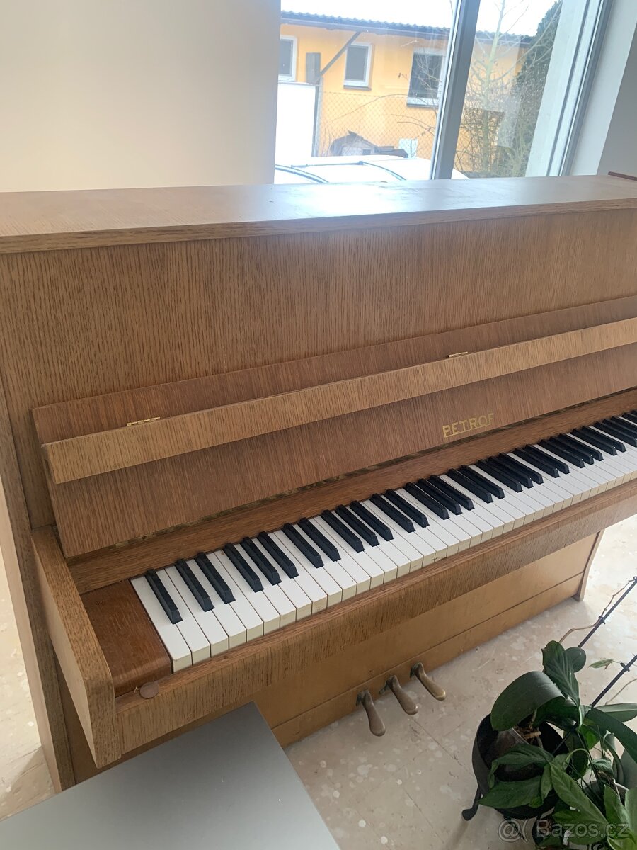 Piano Petrof - 2