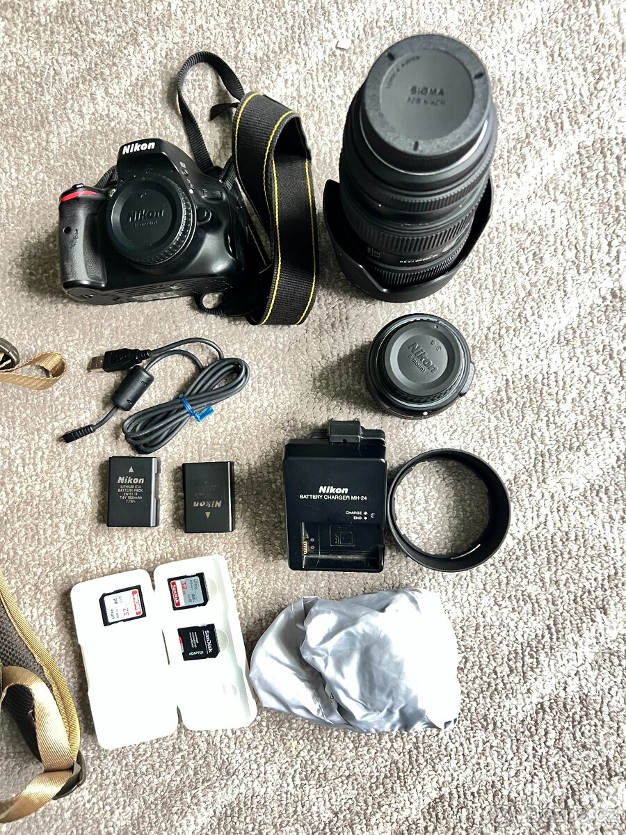 Nikon D5100 s příslušenstvím - 2