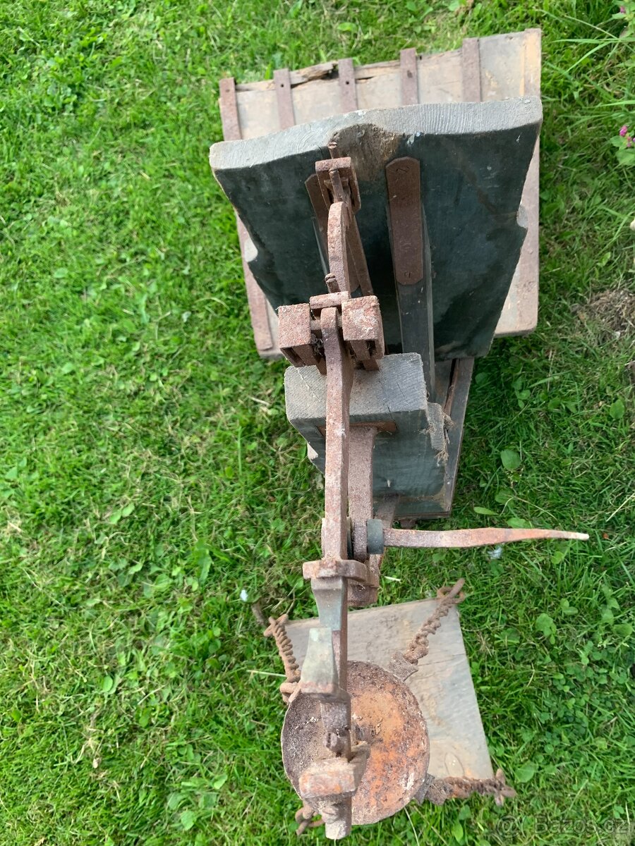 Dřevěná váha - 2