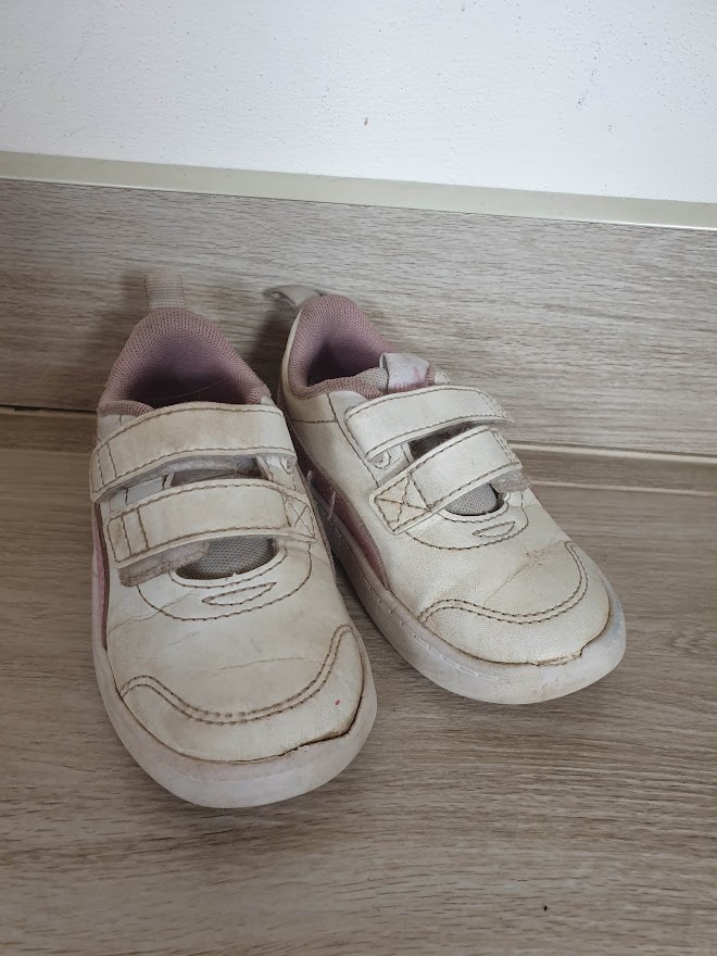 Dívčí tenisky Puma vel.23 - 2