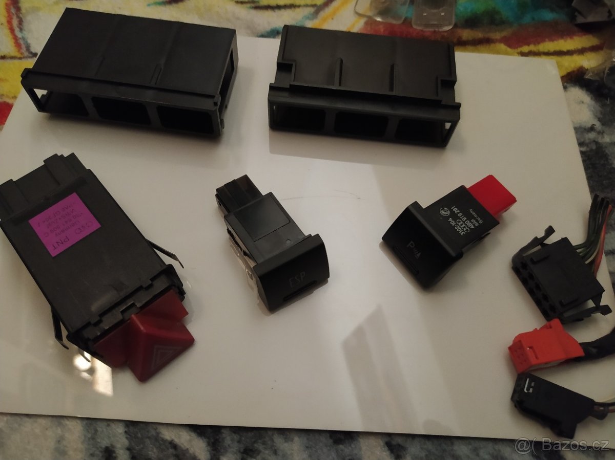 Audi a6 c5 4b, interiér a další, spínač výstražných atd... - 2