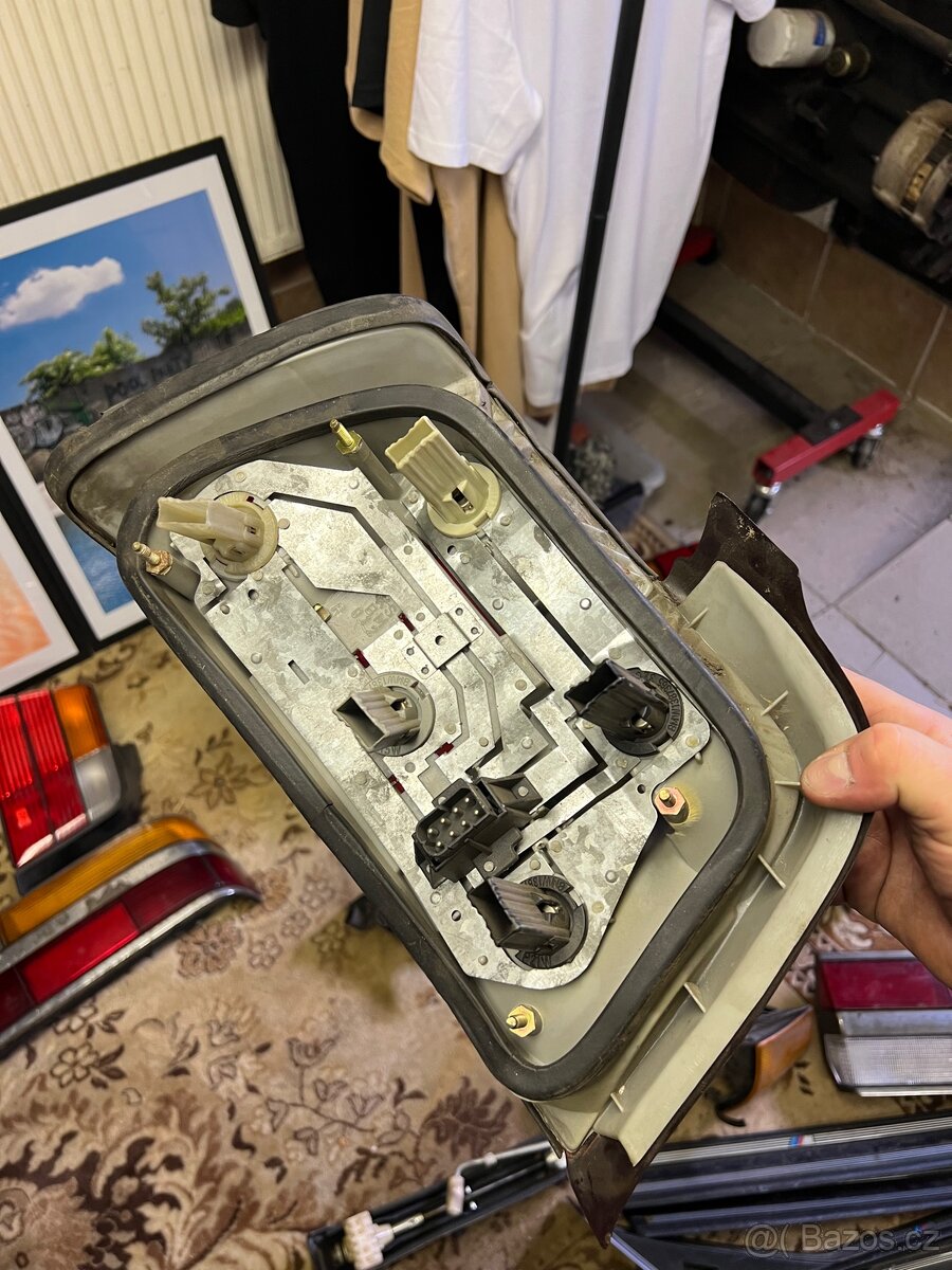 Zadní pravé světlo bmw e36 sedan - 2