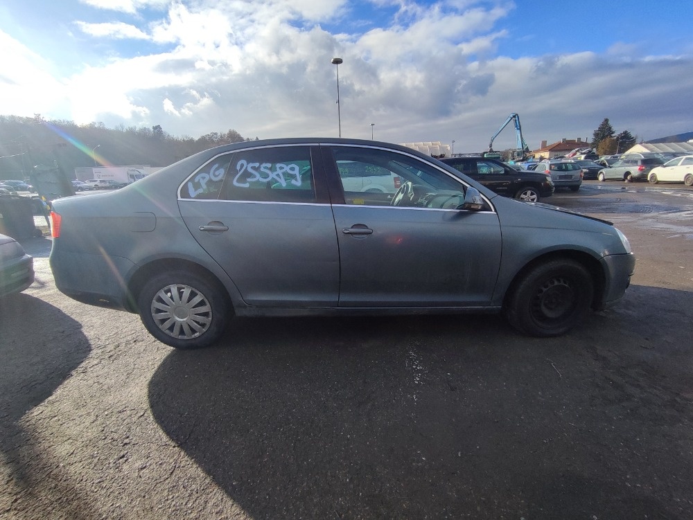 VW Jetta č. 25589 - 2