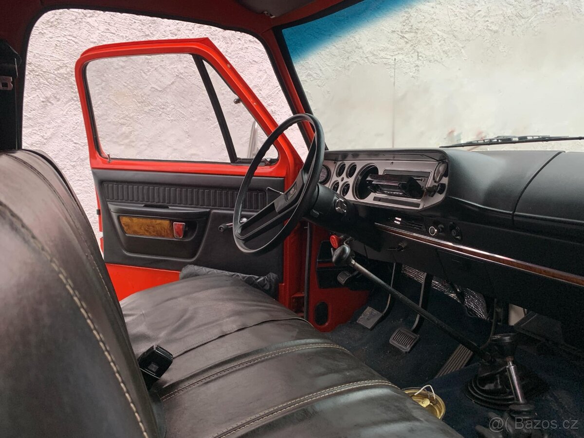 Mowag w300 - 2