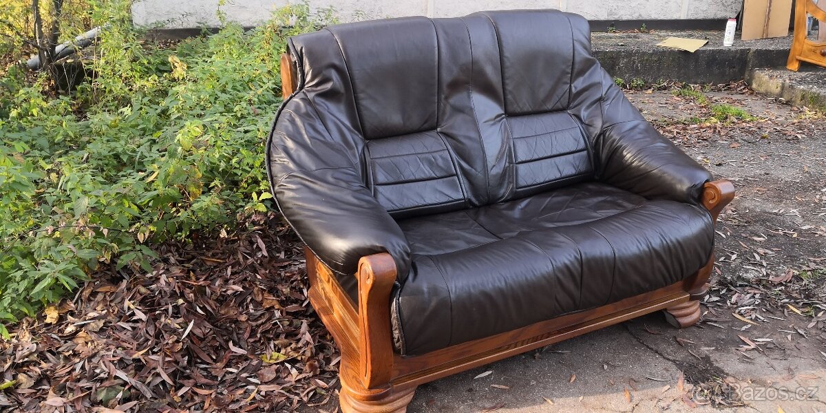Kožená dvojsedačka s masivním dřevem TOP STAV - 2