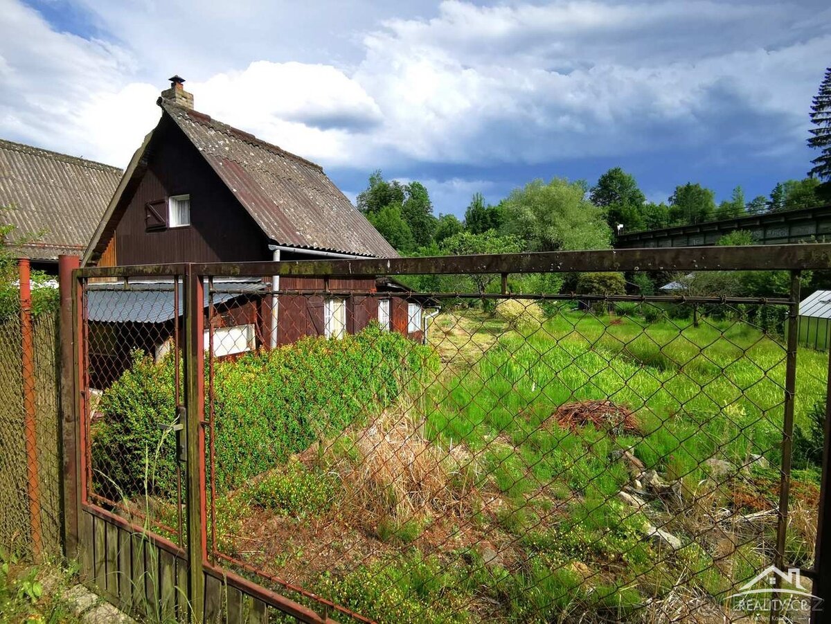 Chata Henčov řeka zahrada - 2