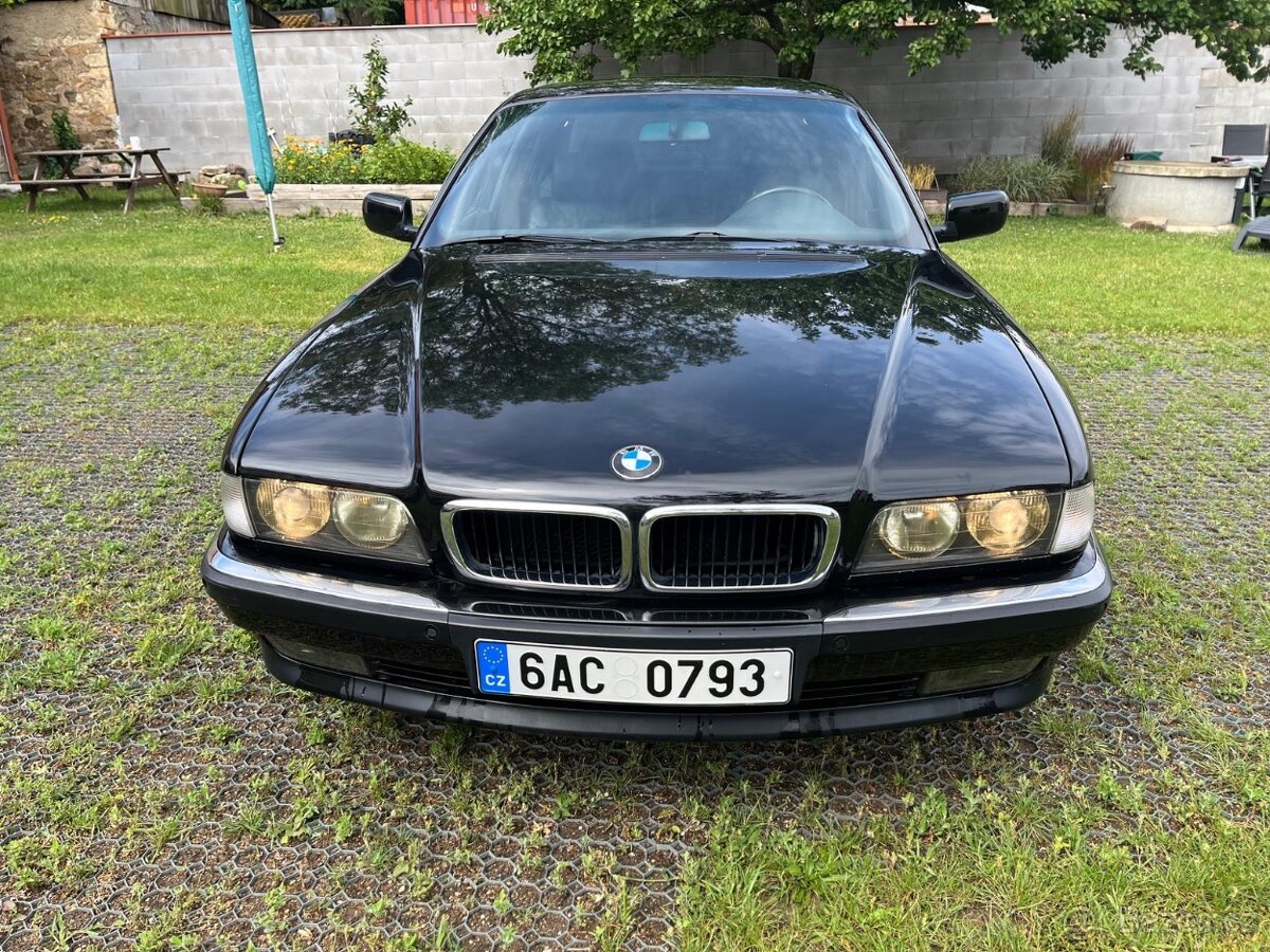 BMW 728i E38 - 2