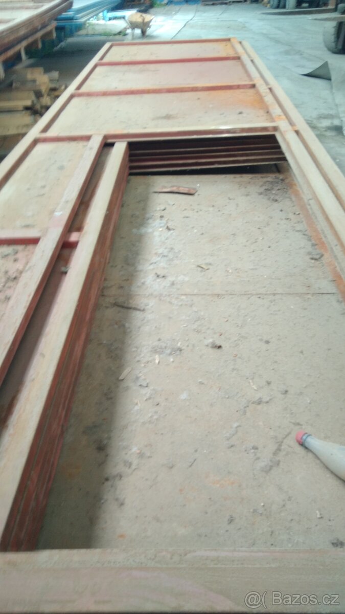 PLECHOVÉ DÍLY NA VRATA - 2