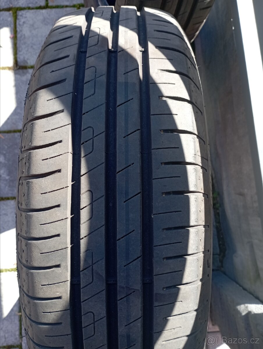 Letní pneu Goodyear EfficientGrip Performance 185/65 R15 - 2