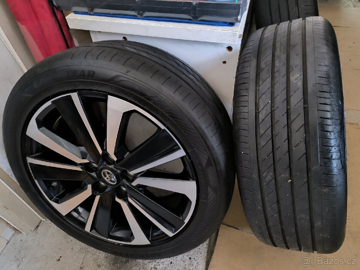ALU kola Toyota Yaris 5x114,3 R18 Originál,pneu Goodyear 99% - 2
