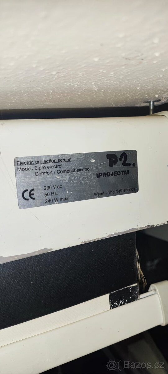 Elektrické projekční plátno 120" (2,5 × 3 m) s dálkovým ovl - 2