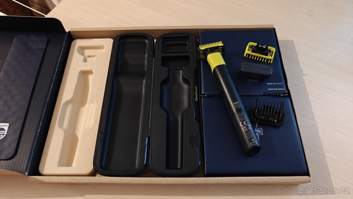 Zastřihovač Philips OneBlade 360 QP4631/65 - 2