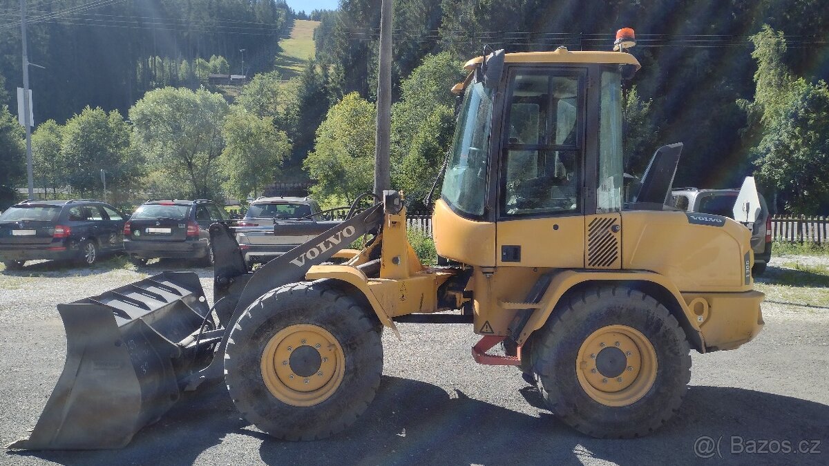 Nakladač VOLVO L30GS - 2