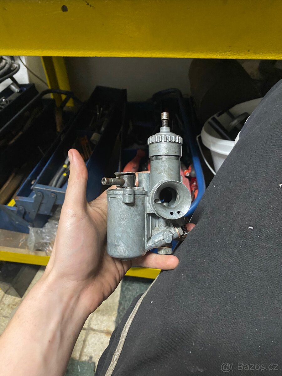 Jikov 2918S12 na Manet - 2