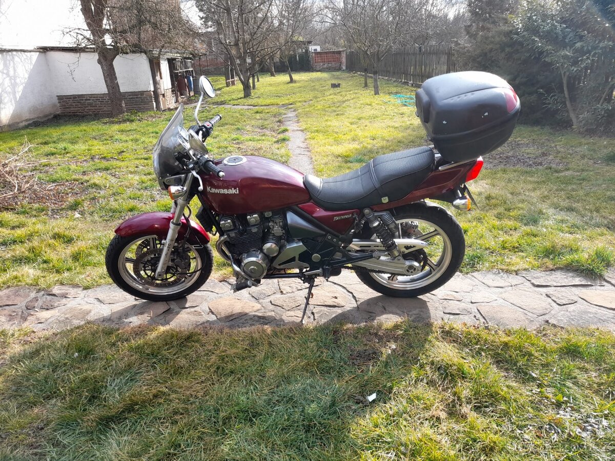 Prodám za dobrou cenu.Kawasaki Zephyr 550. - 2