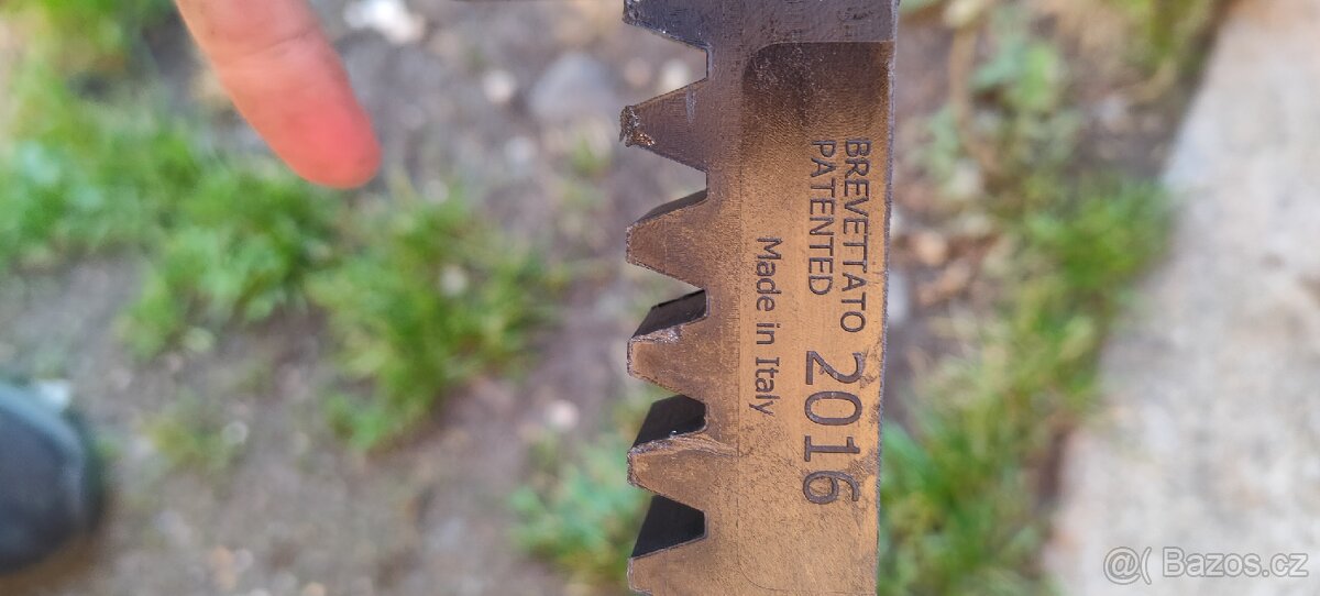 Plastový hřeben s ocelovým jádrem (elektrické vrata) - 2