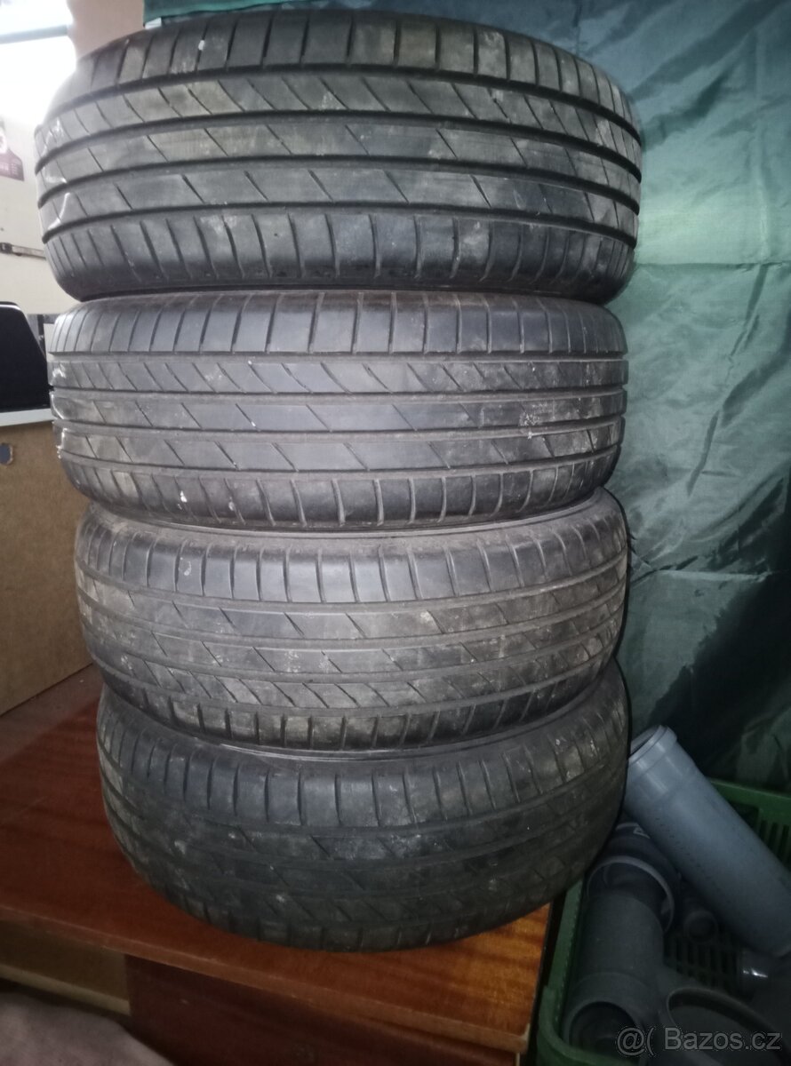 Pneu 205/60R16 - 2