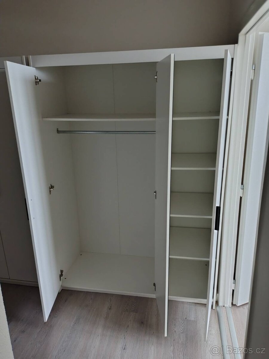 šatní skříň - 2