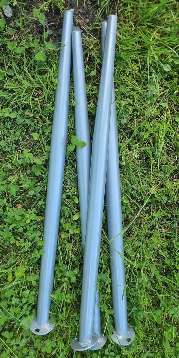 Skleněný stůl - 2