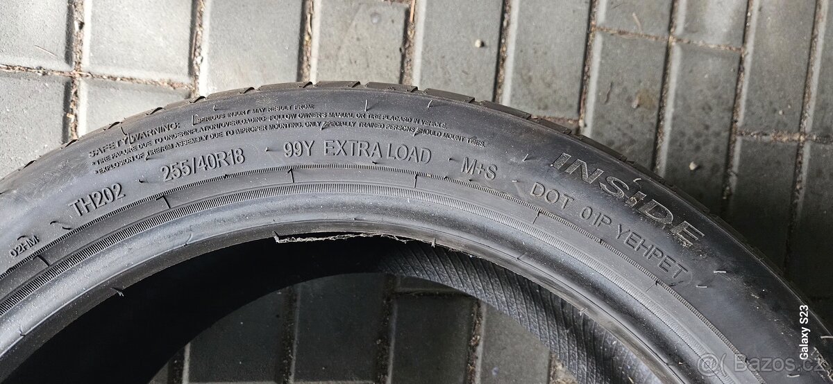 Gumy 225/40 r18 - 2