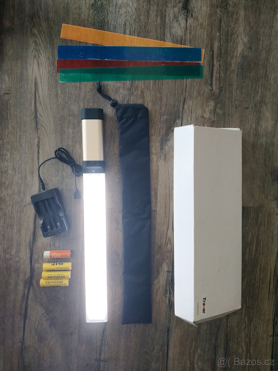 LED světelná tyč na focení - 2