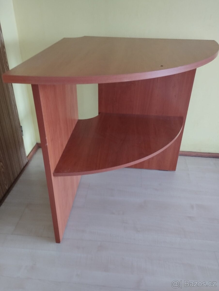 Rohový stolek z dýhy - 2