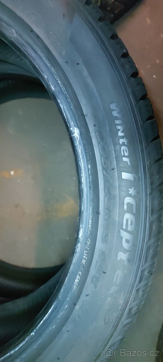 Prodám pneu HANKOOK 225/45r18 - 2