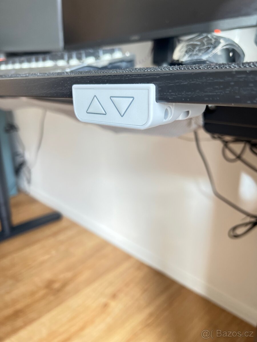 Polohovací psací stůl - 2