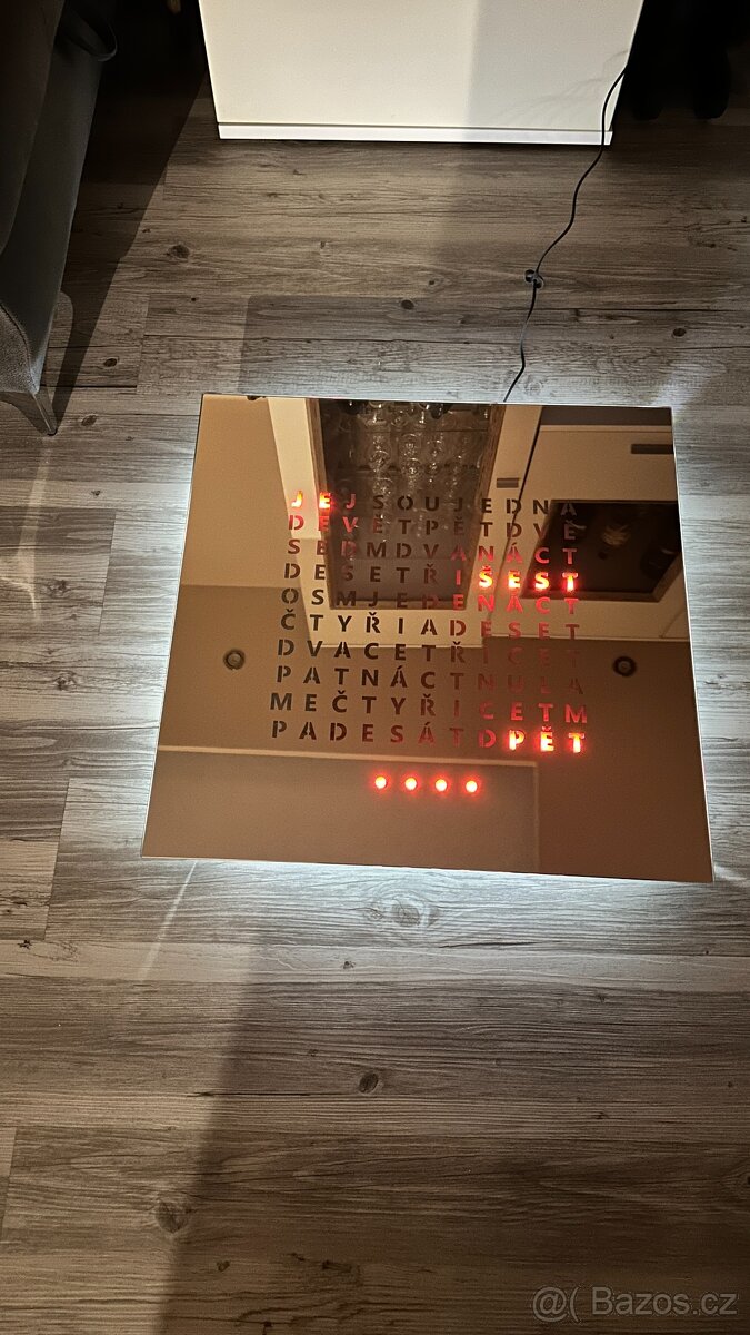 Slovní hodiny zrcadlové (word clock) - 2