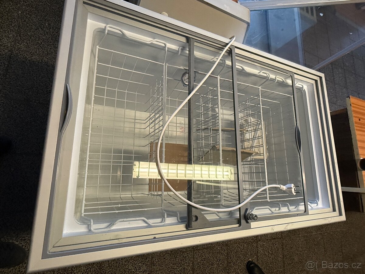 Prodám pultovou mrazničku TEFCOLD IC 301 SC - 2